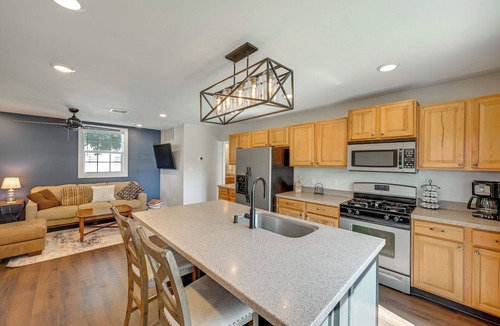 South Bend House | Walk to Dtwn South Bend! Charming Guest House
