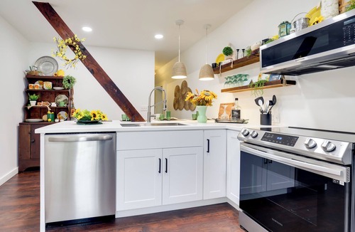 Hammondsport Apartment | Walk to Eats: New Boho Hammondsport Apt w/Pool!