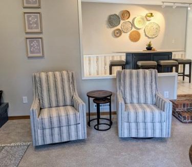 Manhattan House | Walk to K-State, Sleeps 12, Pool Table, Hot Tub