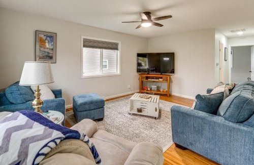 Port Clinton House | Walk to Lagoon Saloon! Chic Home on Nugent's Canal