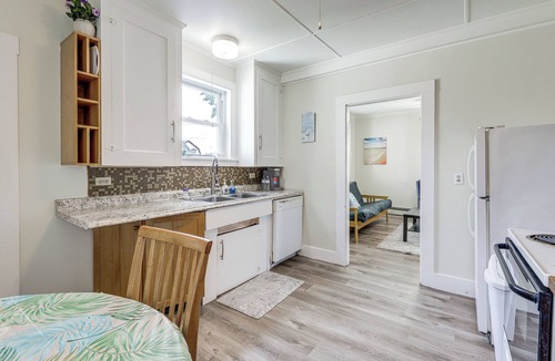 Old Orchard Beach Apartment | Walk to Pier & Ocean: Apt in Old Orchard Beach!