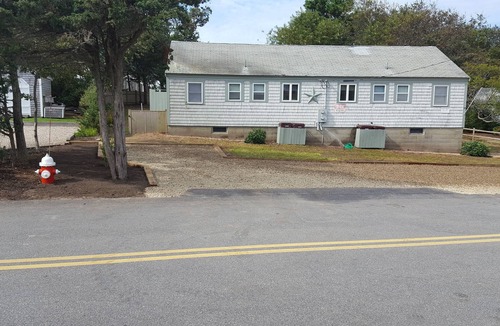 Dennis Cottage | Walk to popular Mayflower Beach in Dennis MA