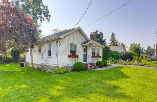 Huron House | Walk to Private Beach: Lake Erie Retreat w/Yard!