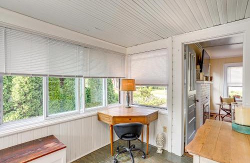 Huron House | Walk to Private Beach: Lake Erie Retreat w/Yard!