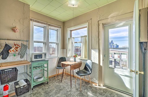 Hettinger Apartment | Walk to Restaurants & Dtwn Hettinger: Apt w/Yard