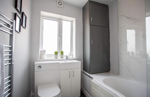 Seaburn Apartment | Walk to Seaburn Beach - Parking - Coastal Stay