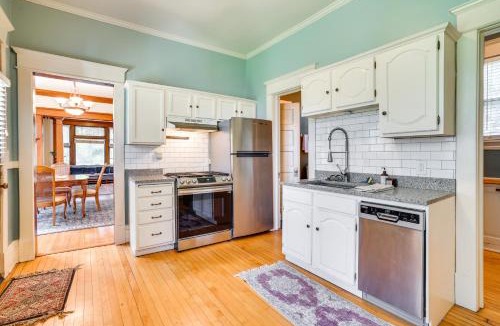 Summit - University House | Walk to Selby Ave! Historic Cathedral Hill Unit