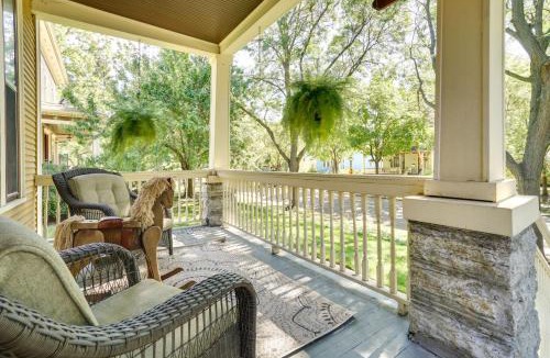 Summit - University House | Walk to Selby Ave! Historic Cathedral Hill Unit