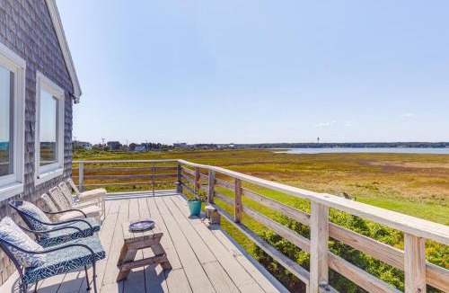 Biddeford Pool Apartment | Walk to the Beach: Pet-Friendly Gem in Biddeford!
