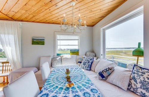 Biddeford Pool Apartment | Walk to the Beach: Pet-Friendly Gem in Biddeford!