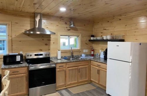 Pymatuning North Cottage | Walk to the Lake Newly Remodeled Cottage
