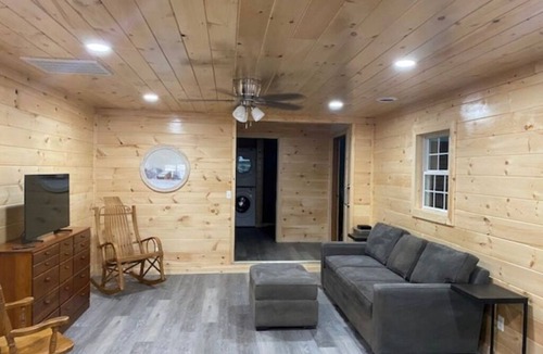 Pymatuning North Cottage | Walk to the Lake Newly Remodeled Cottage