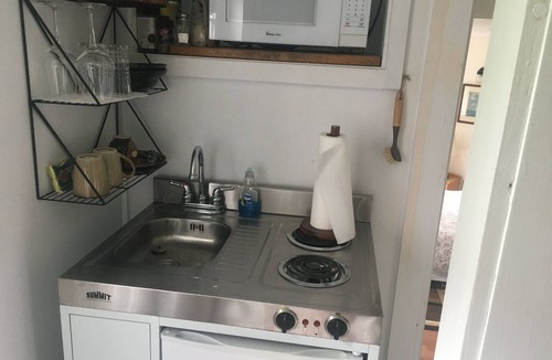 Rockport Apartment | Walk to the ocean, very private. Secluded, woodsy location.