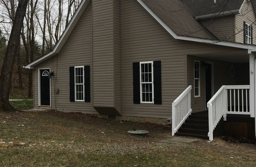 Farmers House | Walk To The River or Drive To Cave Run