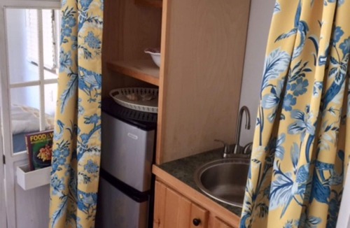Tisbury House | Walk to town/ferry, beach amenities, flat-screen TV, WiFi