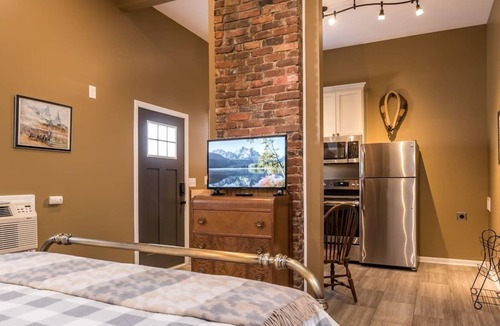 Highlands Apartment | Walkable! Cozy! Summ
