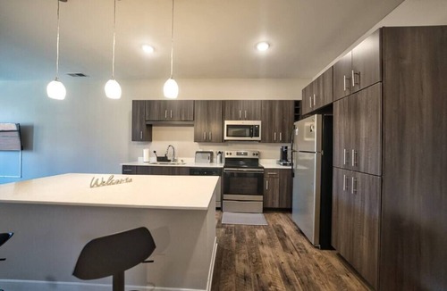Chatham-Arch Apartment | Walkable Indy Gem: Downtown Living, Shops & Cafes!, Mass Ave Living – Walk to Dining & Shopping