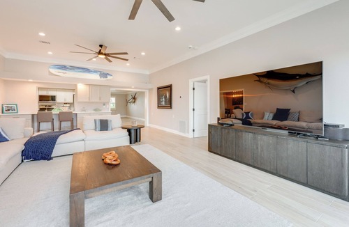 Island Estate House | Walkable Waterfront Paradise: Home in Clearwater!