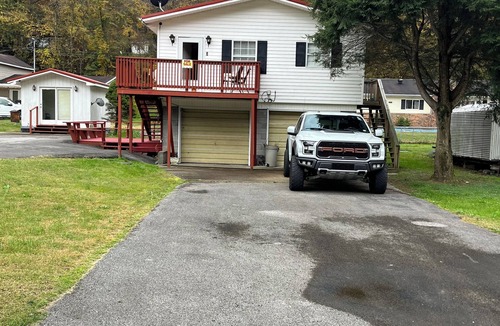 Matewan House | Walking distance to gas station, riding passes, and the famous Sherry Bo’s diner