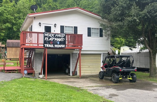 Matewan House | Walking distance to gas station, riding passes, and the famous Sherry Bo’s diner