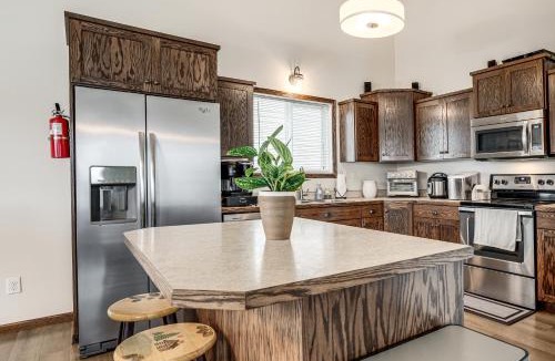 West Fargo House | Walking Distance to Scheels Arena - West Fargo