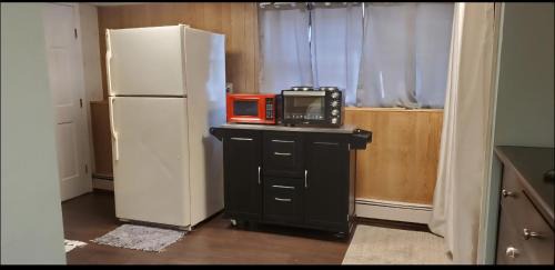 Revere Apartment | Walking distance to Wonderland Train Station