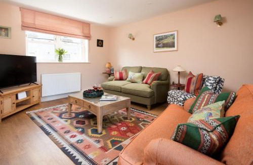 Coldstream House | Wall Cottage