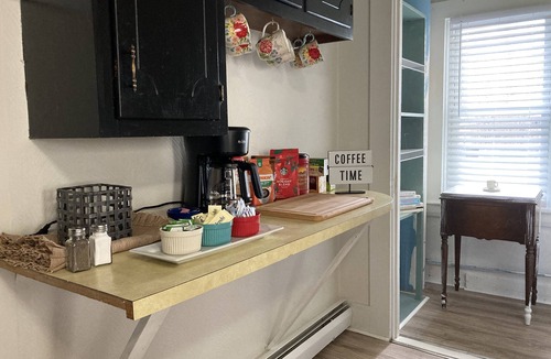 Dover Apartment | 🔥Warm, Spacious, Free Wine🍷Entire Apt, Self CheckIn!