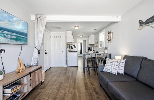 Salisbury Beach Apartment | Watch the Sunrise with coffee