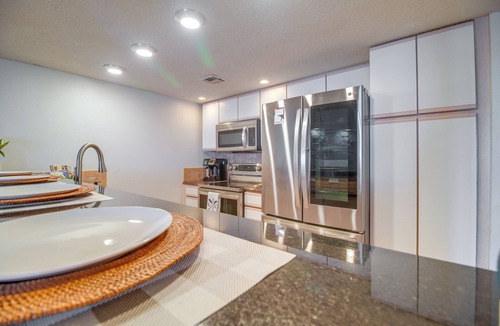 Afton House | Water-View Patio, Near Golf! Port Duncan Retreat