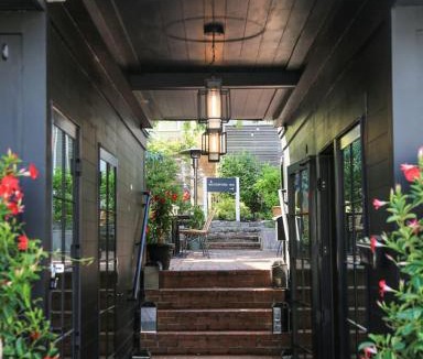 Commercial Street Hotel | Waterford Inn Provincetown