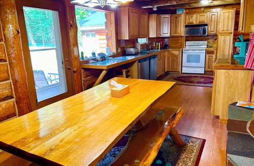 Greilickville House | Waterfront beach house. Hot tub and sauna! 5 min Traverse City. Private-beach.