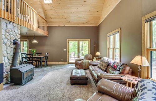 Bovey Cabin | Waterfront Cabin on Trout Lake w/Private Dock!