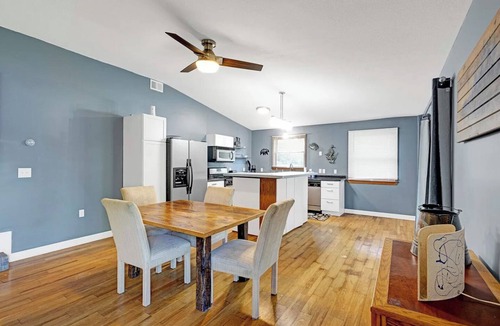 Siren Cabin | Waterfront Cabin, Siren, Clear Lake, Huge rec room, Additional unit downstairs