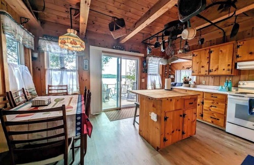 Sullivan House | Waterfront Cabin w/Kayaks & Fire Pit on Flanders Pond