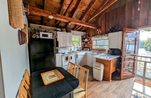 Franklin House | Waterfront Cabin with Kayaks & Fire Pit, 1 Dog ok