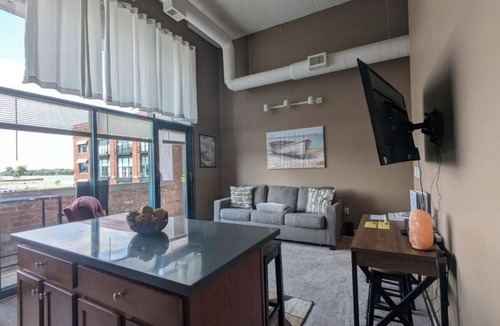 Sandusky Condo | Waterfront condominium. Cedar Point, Put-in-bay, Sports Force Parks.