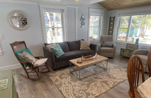Naples Cottage | Waterfront Cottage 5min to causeway for shopping, dinner, entertainment (22)