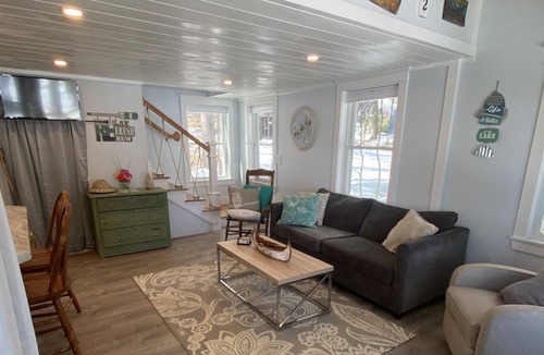 Naples Cottage | Waterfront Cottage 5min to causeway for shopping, dinner, entertainment (22)