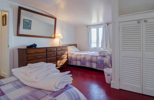 Freeport Cottage | Waterfront Cottage: Spectacular Views! Includes Kayaks, Grill, Fire Pit