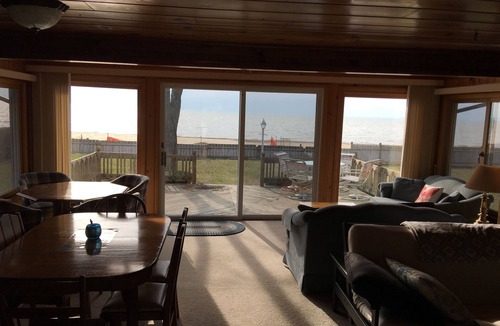 Caseville Cottage | Waterfront cottage with amazing sunsets