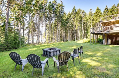 Deer Isle House | Waterfront Deer Isle Retreat w/Fire Pit!