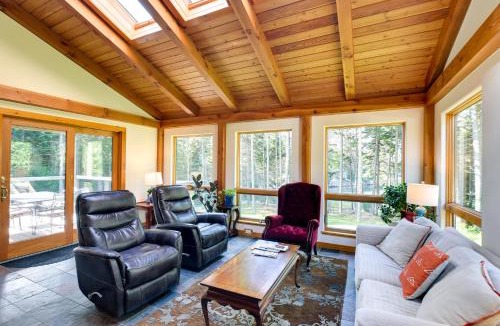 Deer Isle House | Waterfront Deer Isle Retreat w/Fire Pit!