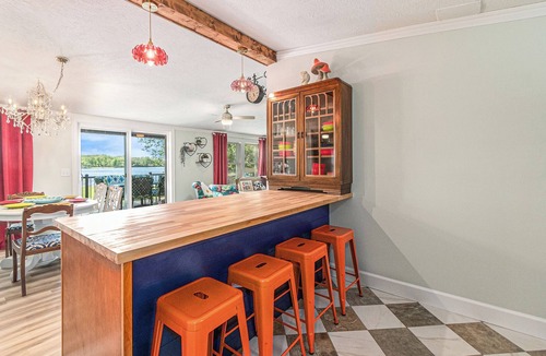 Albion House | Waterfront + Game Room + Dog Friendly