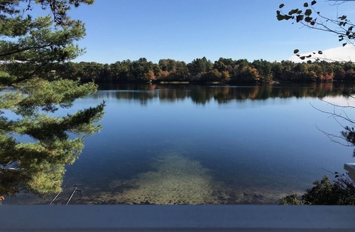 Ponds of Plymouth Cottage | Waterfront Home In The Gateway To Cape Cod. 8 minutes to Bourne Bridge.
