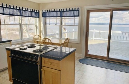 Long Island House | Waterfront Home on Long Island -Golf Cart Included