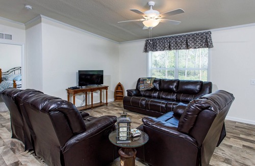 Sturgeon Bay Cabin | **Waterfront Home**