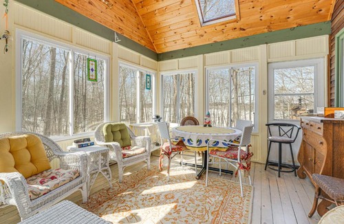 Gardiner House | Waterfront Home w/Boat Dock & Sunroom in Gardiner