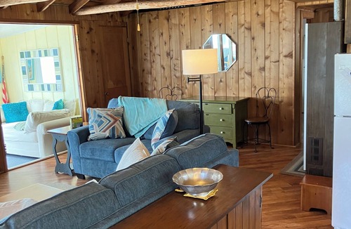 Long Lake Cottage | Waterfront- Lake Huron Cottage Quiet Retreat