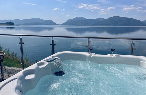 Kentallen Cottage | Waterfront Lodge 7 with Hot Tub